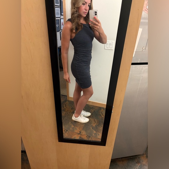 Heather BLUE Ruched Side Sleeveless Dress
Treasure & Bond - Picture 3 of 3